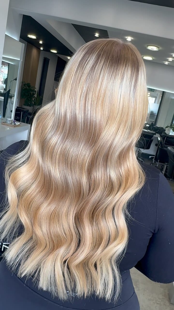 Post 7 by Solihull Hairdresser on Instagram (video)