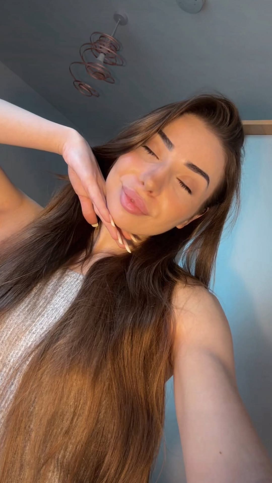 Post 7 by Ecaterina Angheluta on Instagram (video)