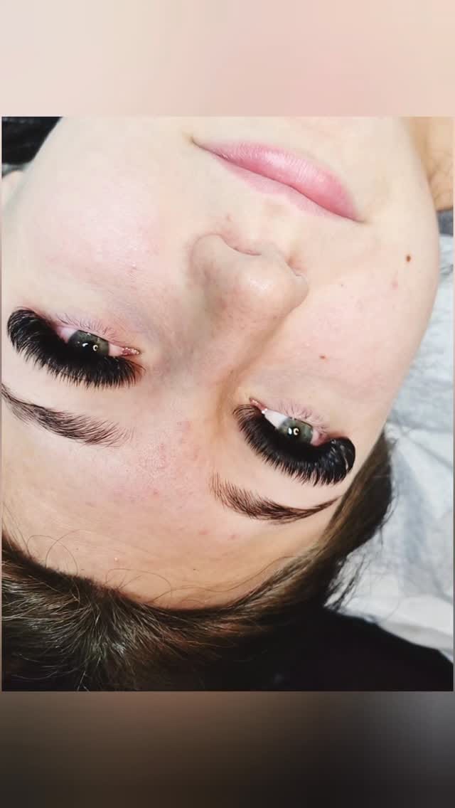 Post 9 by LashesByNadean on Instagram (video)