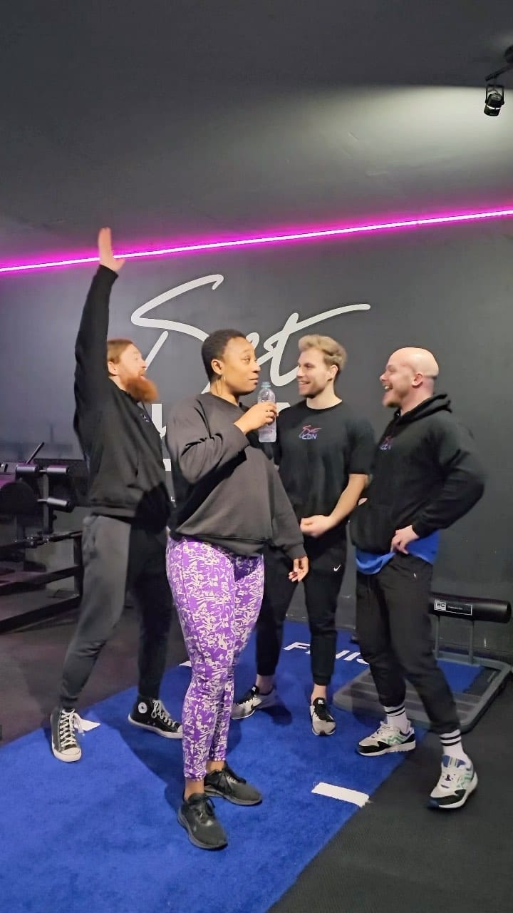 Post 10 by SET LDN on Instagram (video)