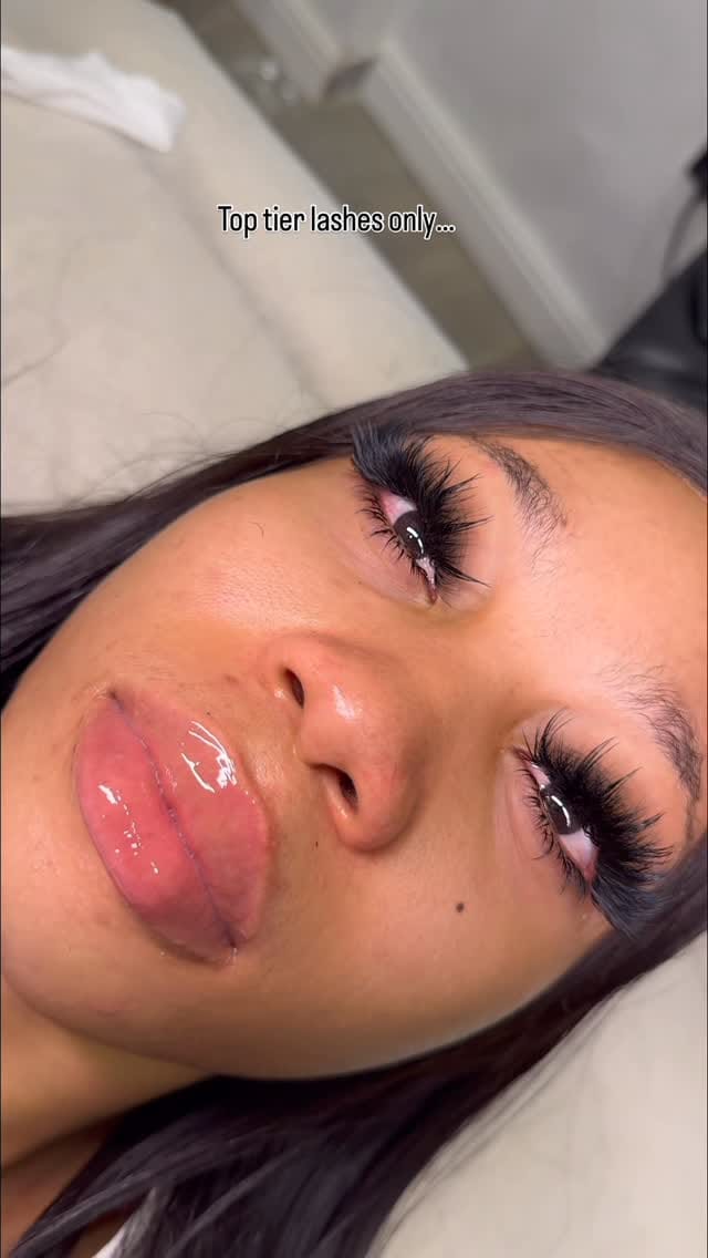 Post 3 by LASH & BROW ARTISTRY LAGOS🇳🇬🇻🇳 on Instagram (video)