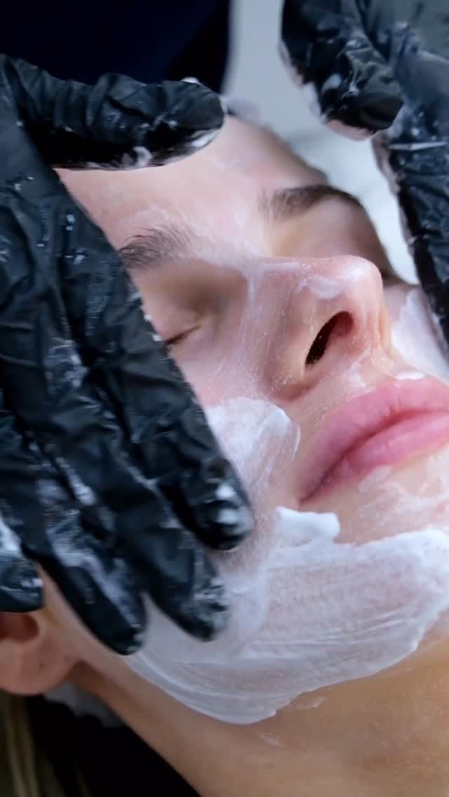 Post 3 by Eterno Aesthetics Skin Clinic on Instagram (video)