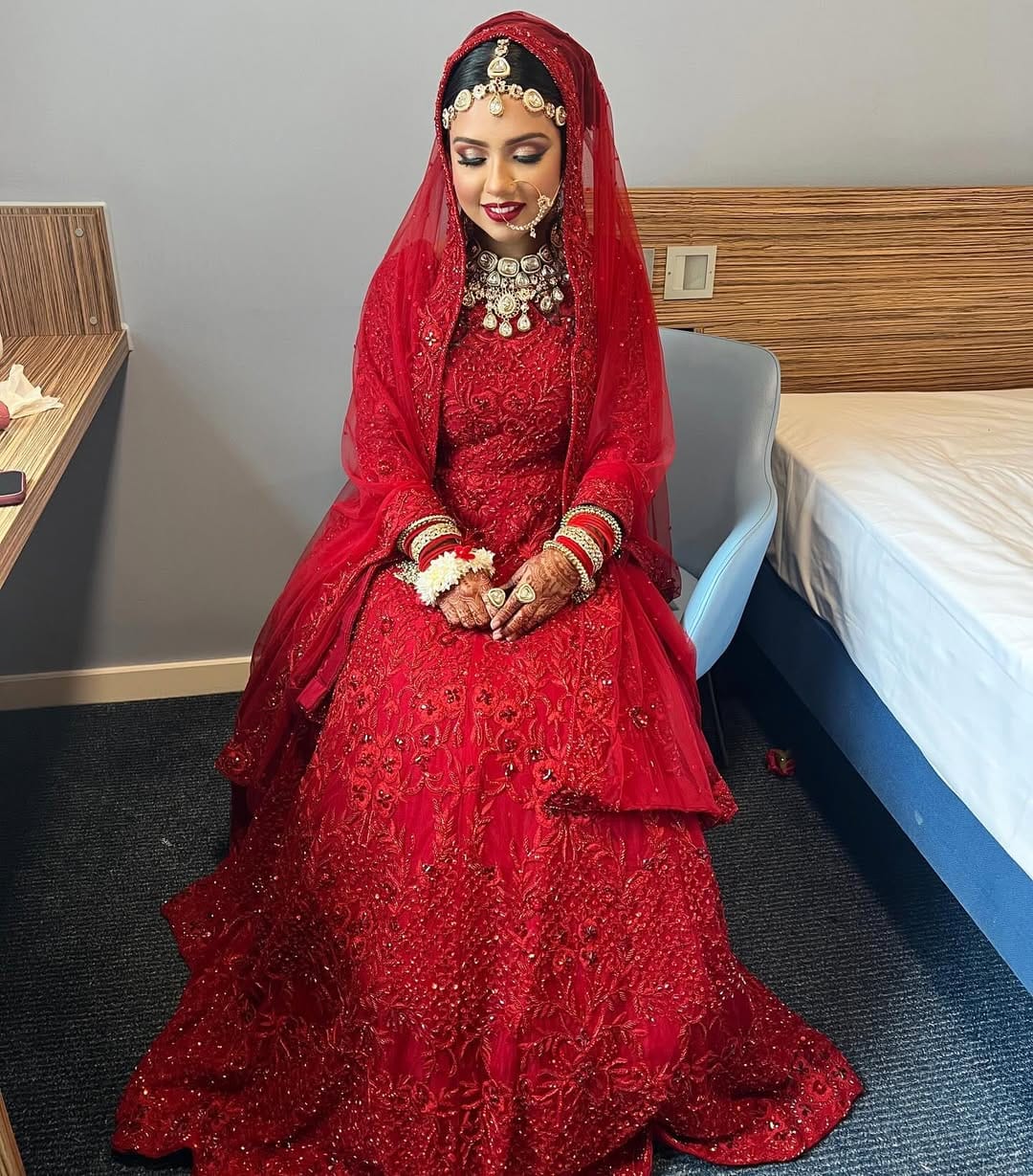 Post 2 by Ayesha Rob Makeup on Instagram (image)