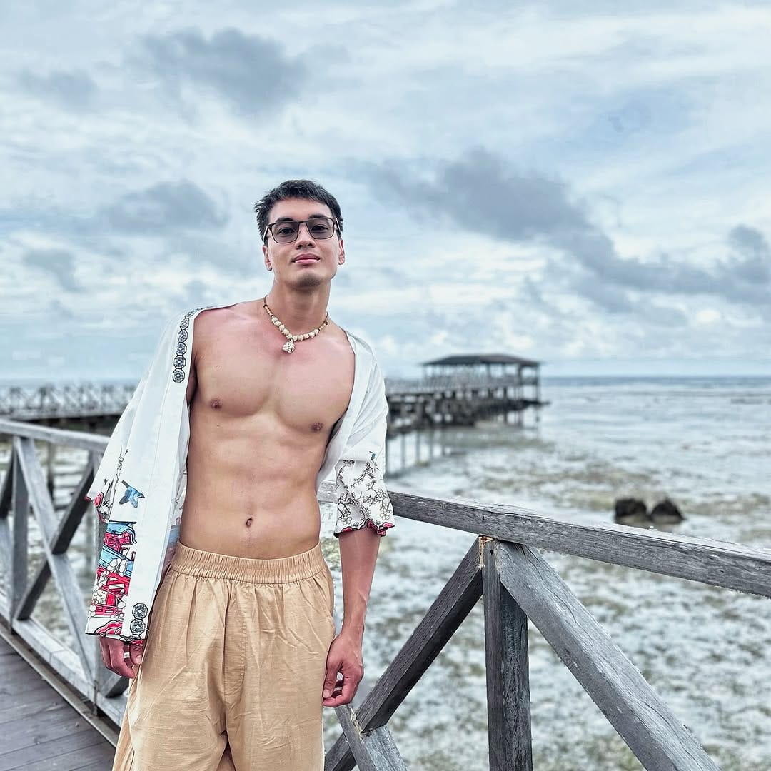 Post 2 by Yuri on Instagram (image)
