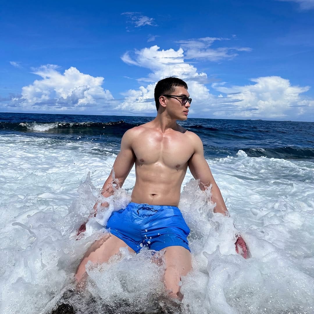 Post 1 by Yuri on Instagram (image)