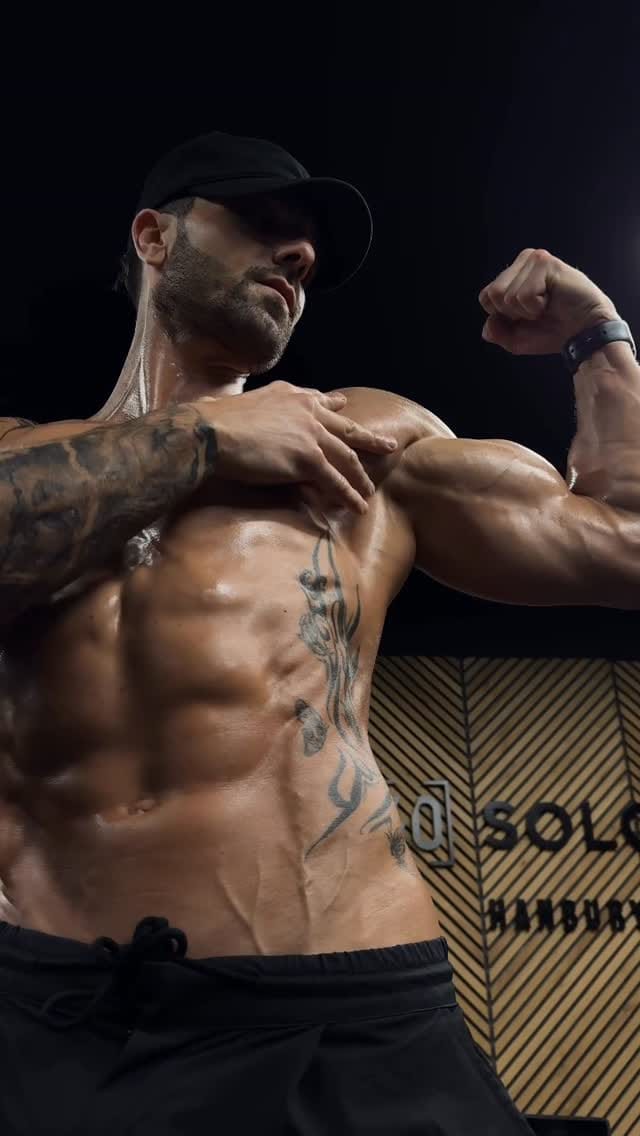 Post 6 by Roberto Gatto on Instagram (video)