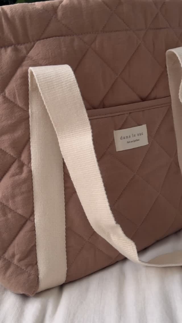 Post 1 by Dans le sac on Instagram (video)