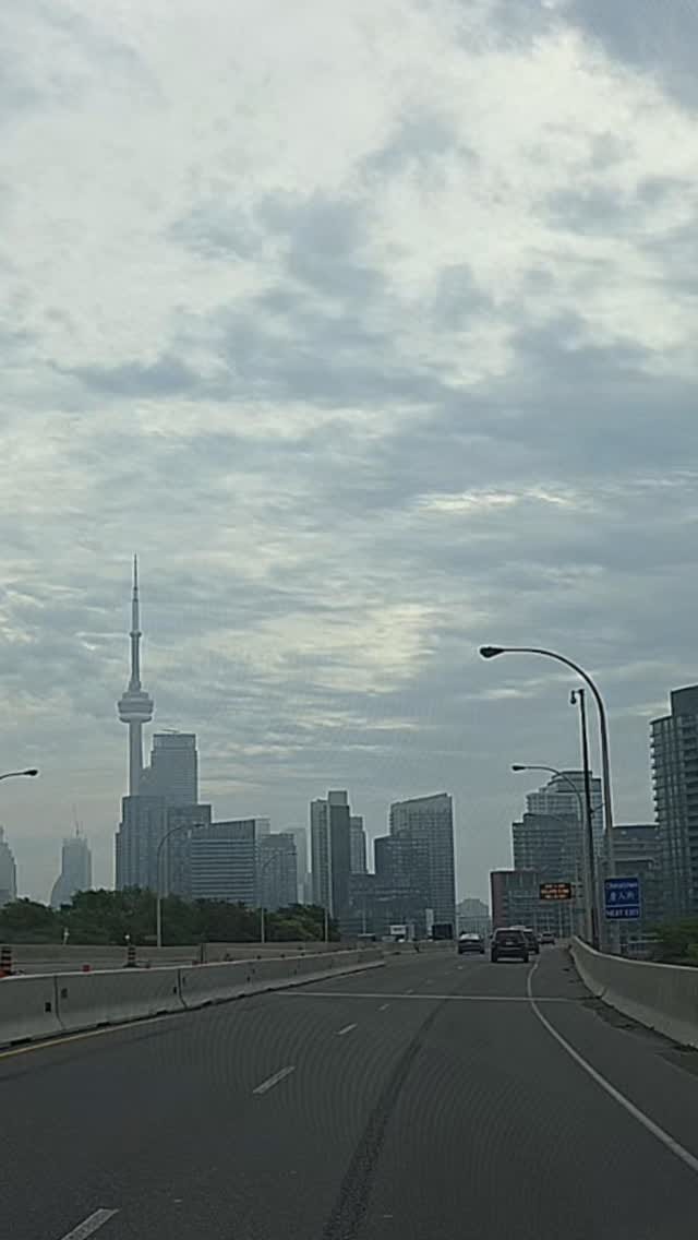 Post 6 by Manic Coffee - Toronto on Instagram (video)