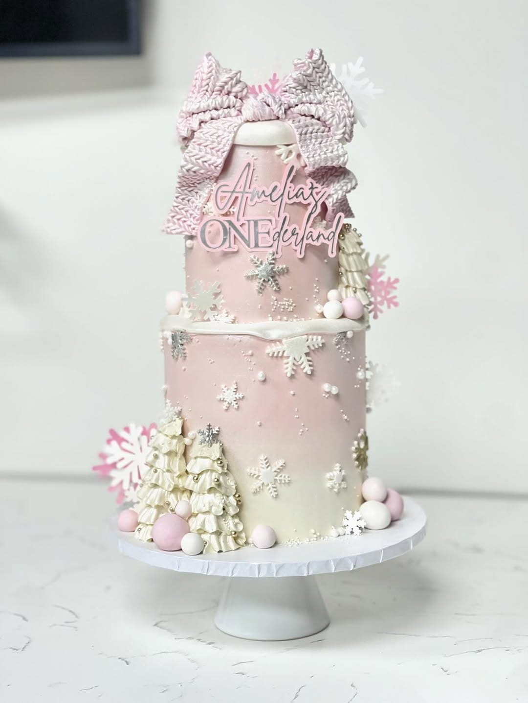 Post 1 by LIPSTICK BAKER CUSTOM CAKES INC on Instagram (carousel)