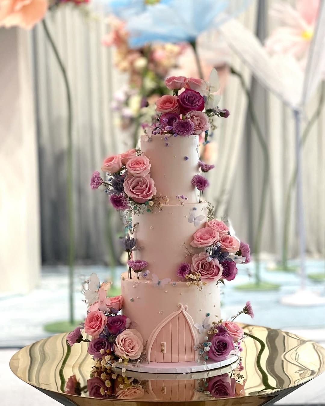 Post 9 by LIPSTICK BAKER CUSTOM CAKES INC on Instagram (image)