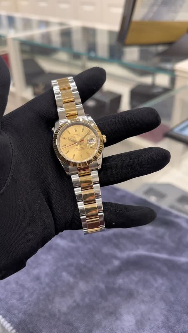 Post 6 by Johny watches on Instagram (video)