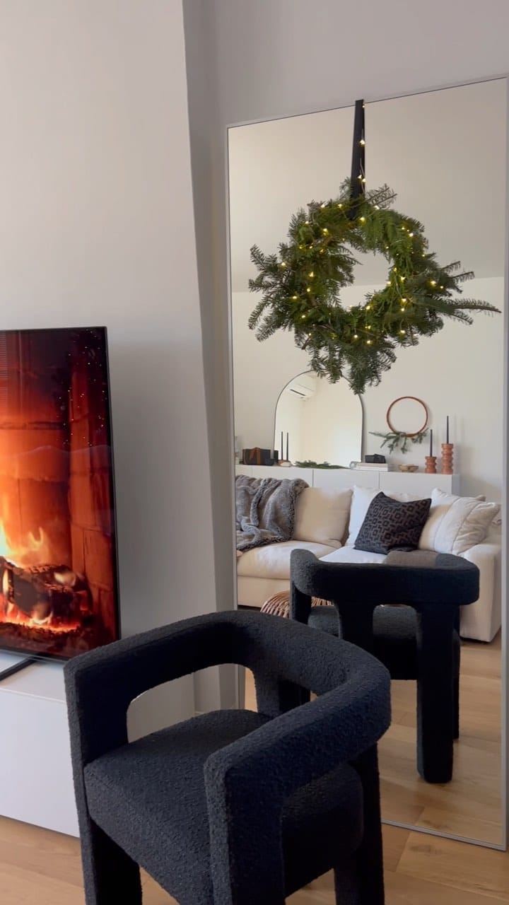 Post 3 by Jo - Simple, Small Space Decor on Instagram (video)