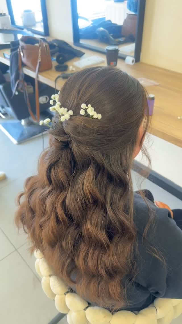 Post 6 by JESSICA MCCARTER | JMCHAIRBEAUTY on Instagram (video)