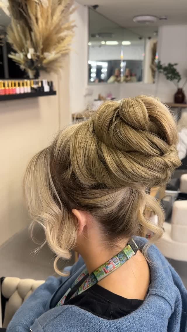 Post 3 by JESSICA MCCARTER | JMCHAIRBEAUTY on Instagram (video)