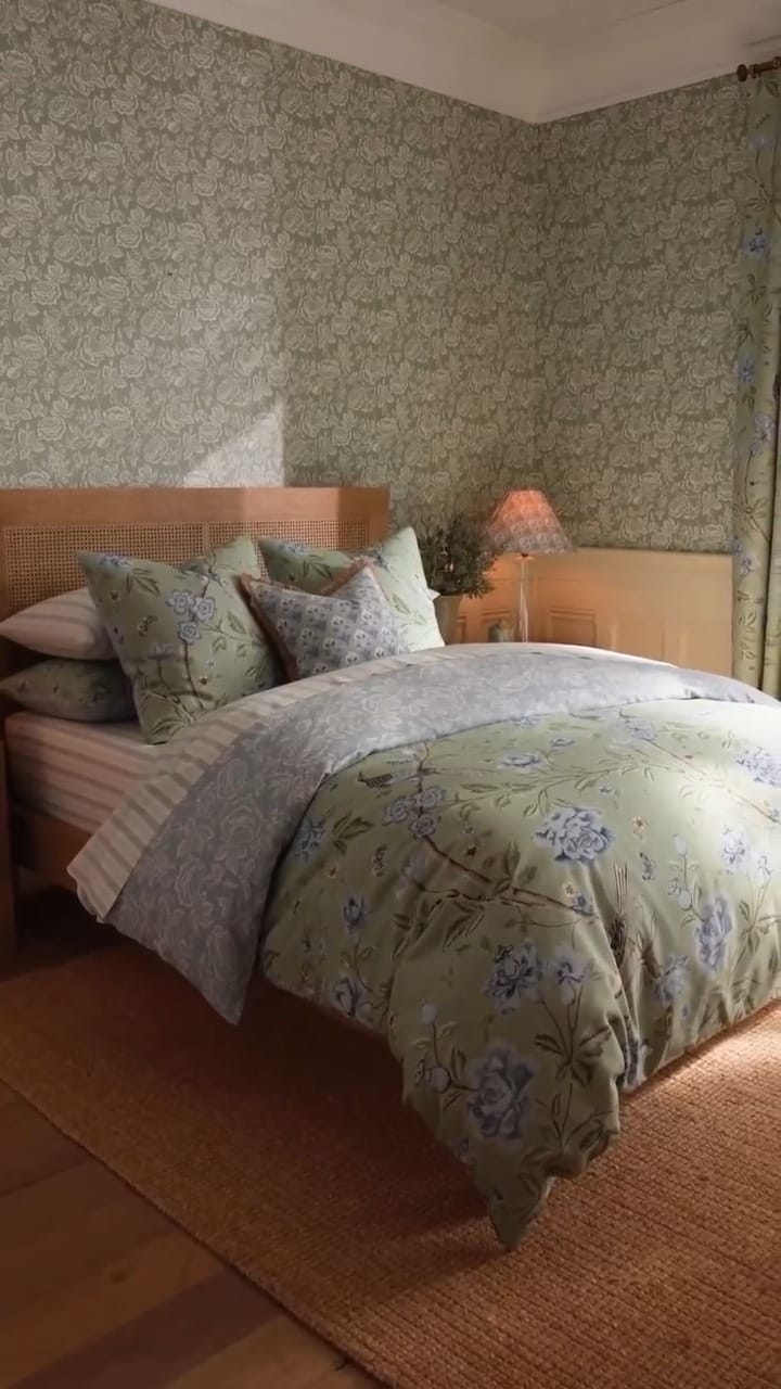 Post 1 by Pottery Barn Canada on Instagram (video)