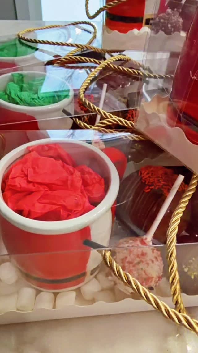 Post 10 by The Bomb Desserts 💣 on Instagram (video)