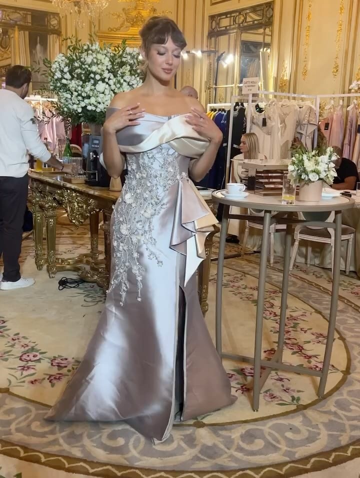 Post 8 by Dressroom boutique on Instagram (carousel)