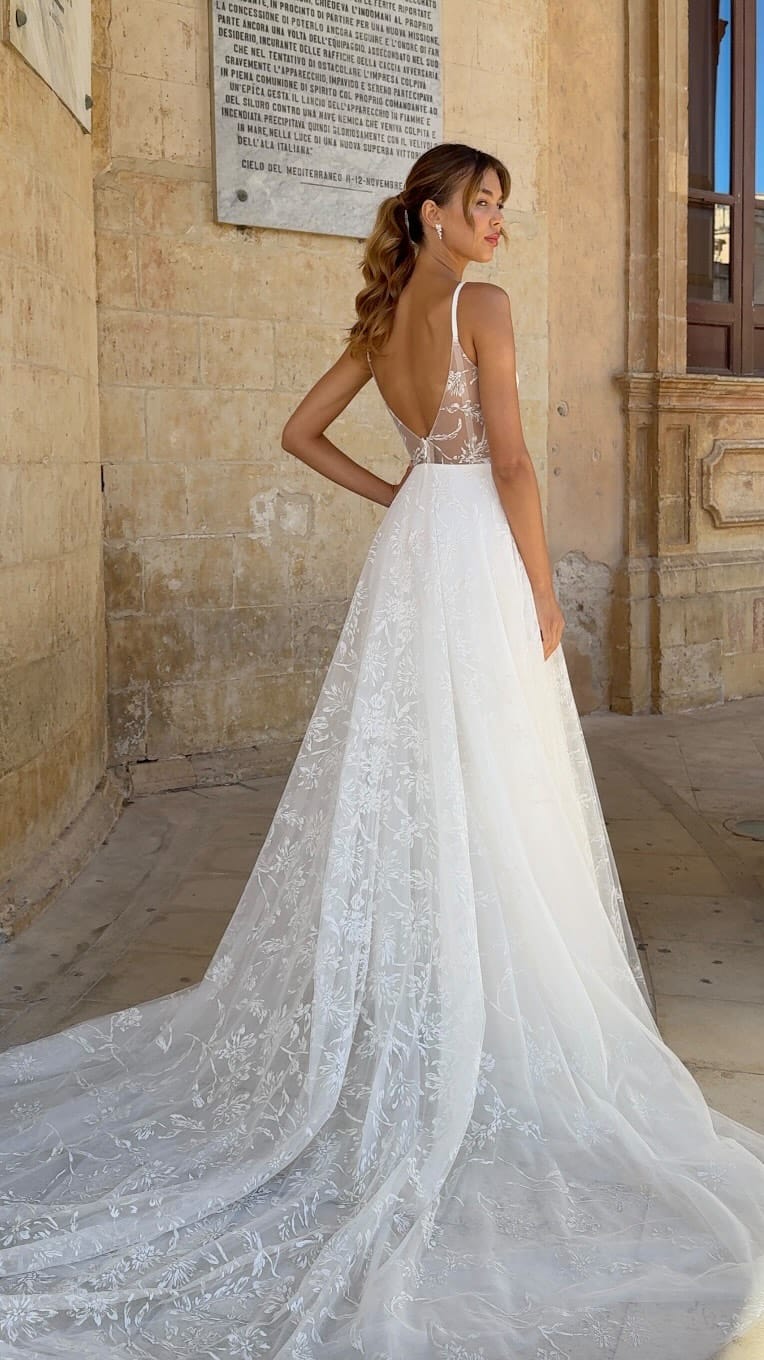 Post 1 by Truvelle | For modern brides on Instagram (video)