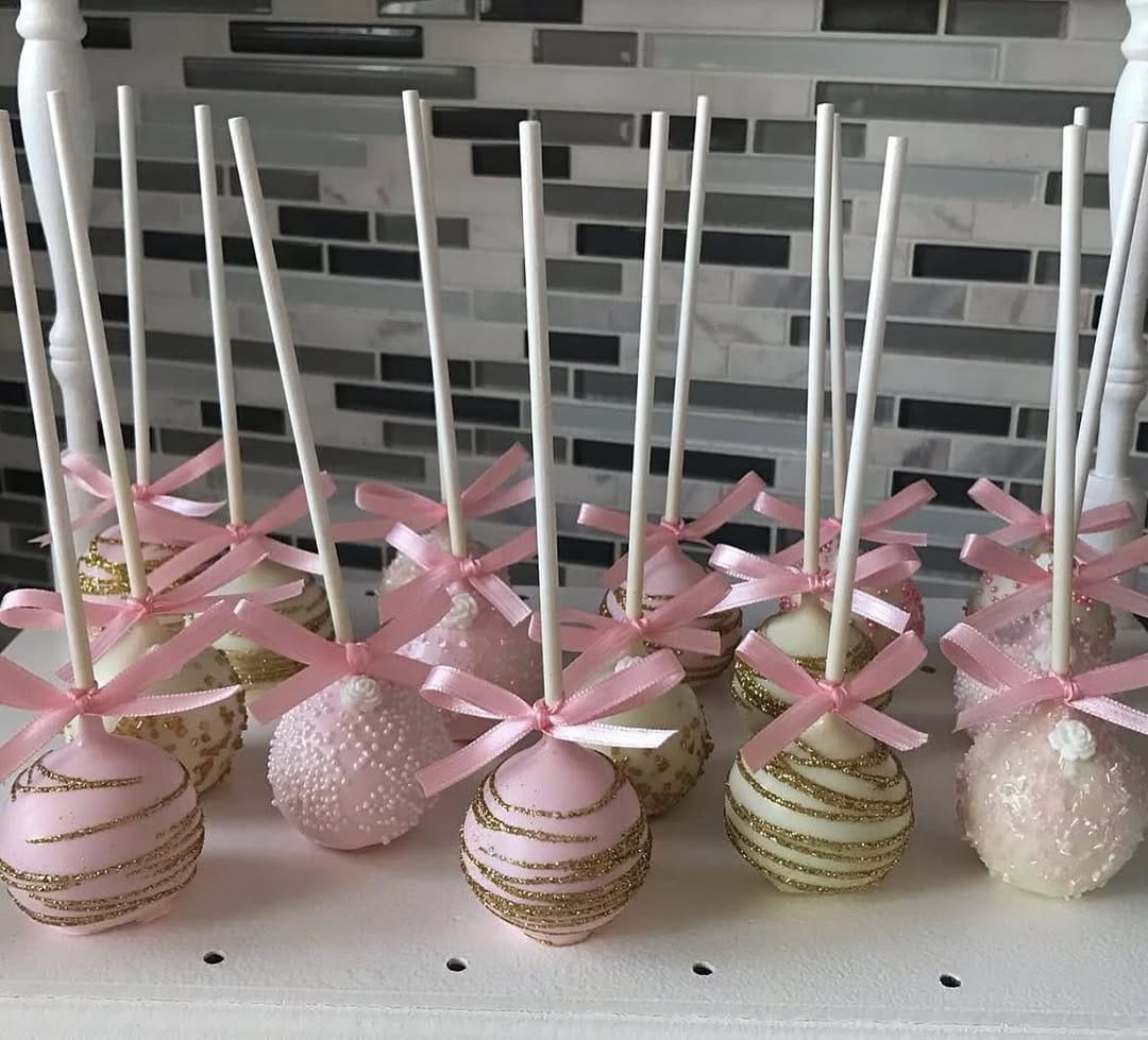 Post 3 by Queens of Cakepops🍰 on Instagram (carousel)