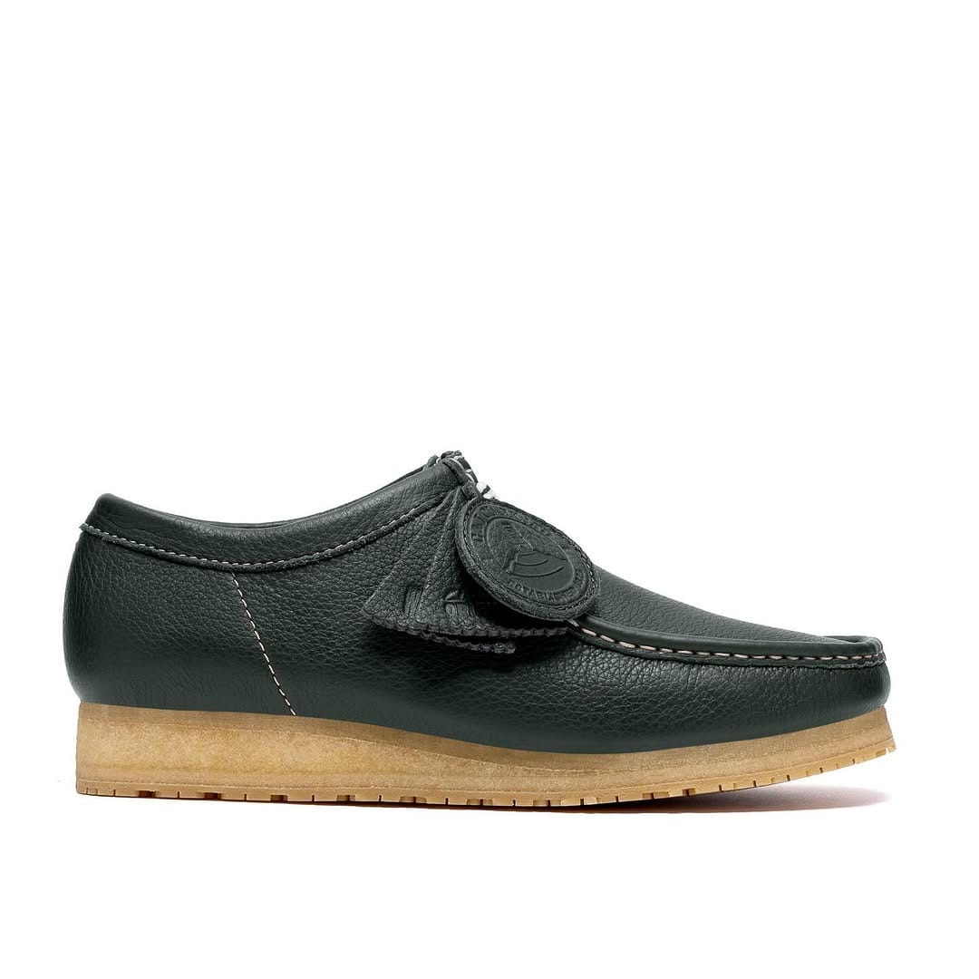 Post 9 by Rennies Shoe Store on Instagram (carousel)