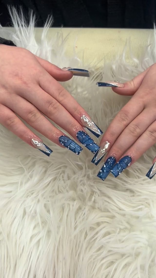 Post 7 by Diamondnails on Instagram (video)