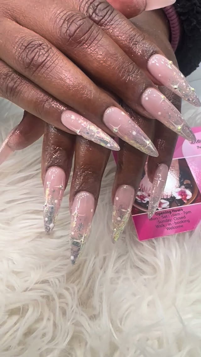 Post 1 by Diamondnails on Instagram (video)