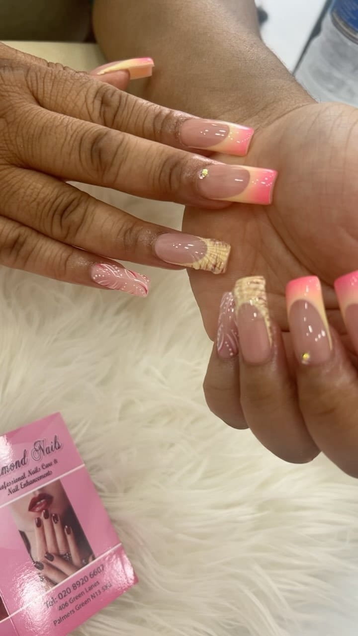 Post 10 by Diamondnails on Instagram (video)