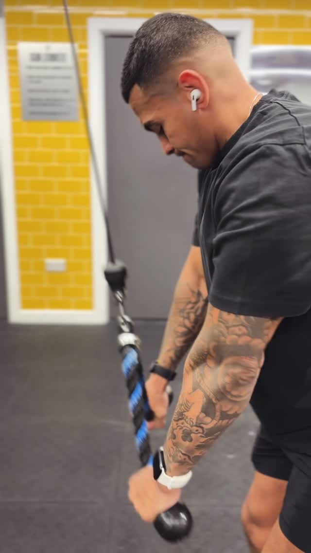 Post 3 by Richie J Edwards on Instagram (video)