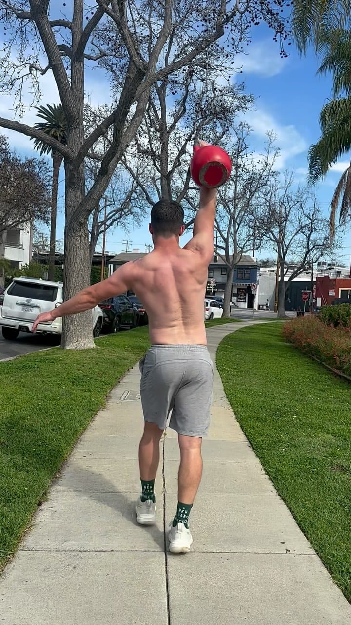 Post 4 by Robbie Egan on Instagram (video)