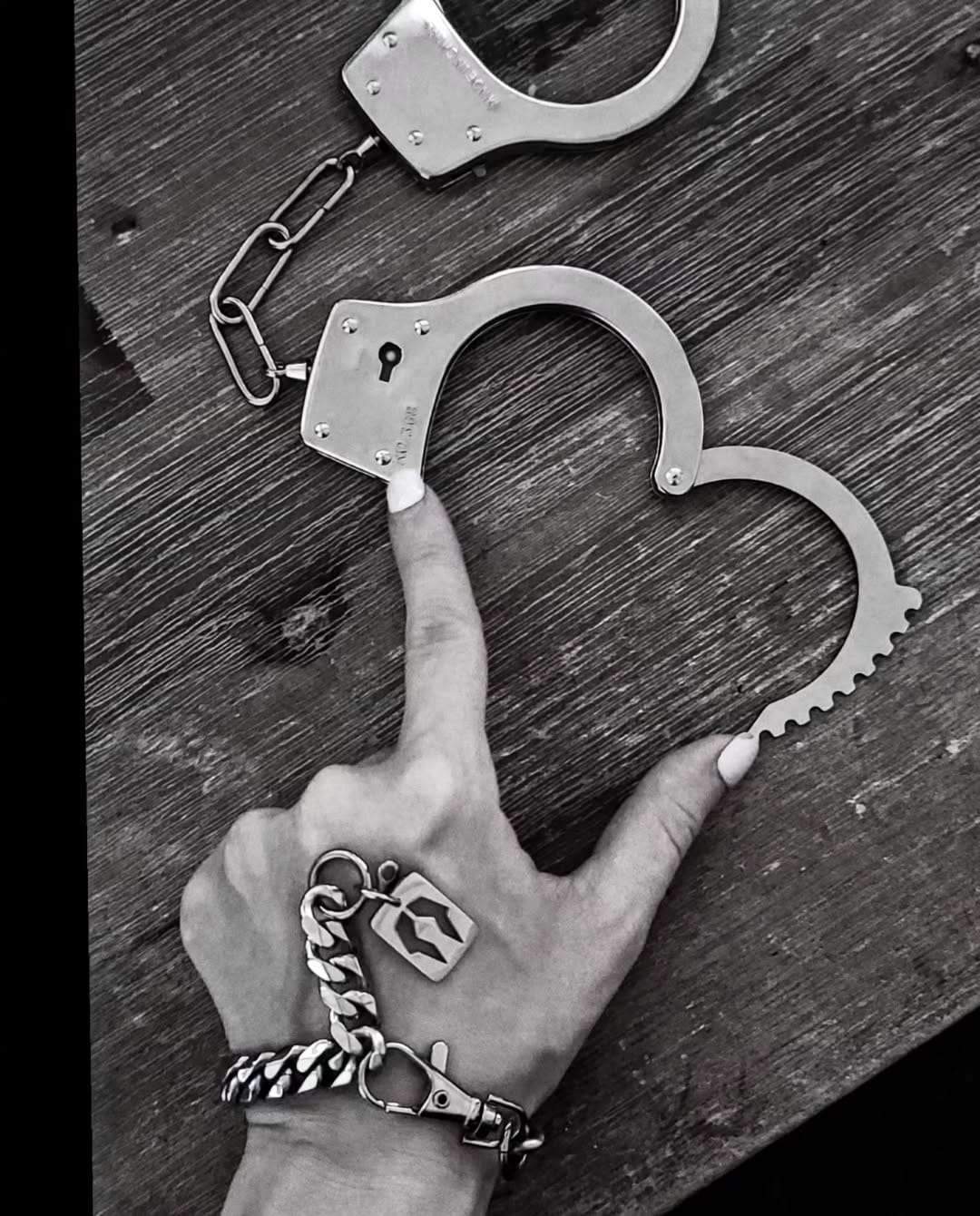 Post 6 by FAR•O Jewelry on Instagram (image)