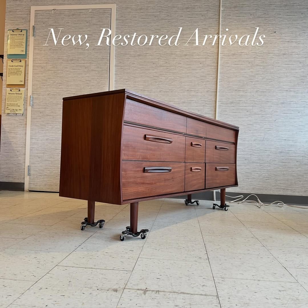 Post 8 by Vintage Home Boutique on Instagram (image)