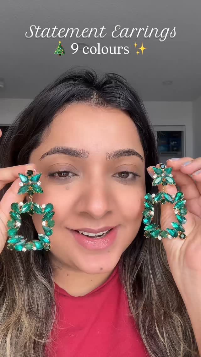 Post 8 by Indian Jewellery & Suits on Instagram (video)