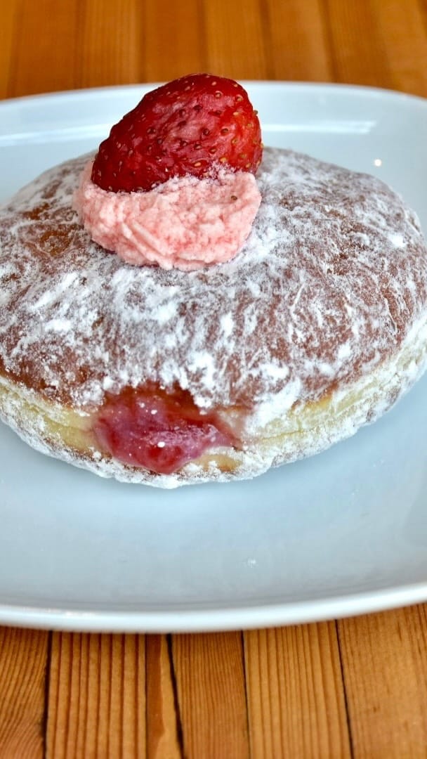 Post 4 by 🍁 Bronuts & Coffee 🇨🇦 on Instagram (video)