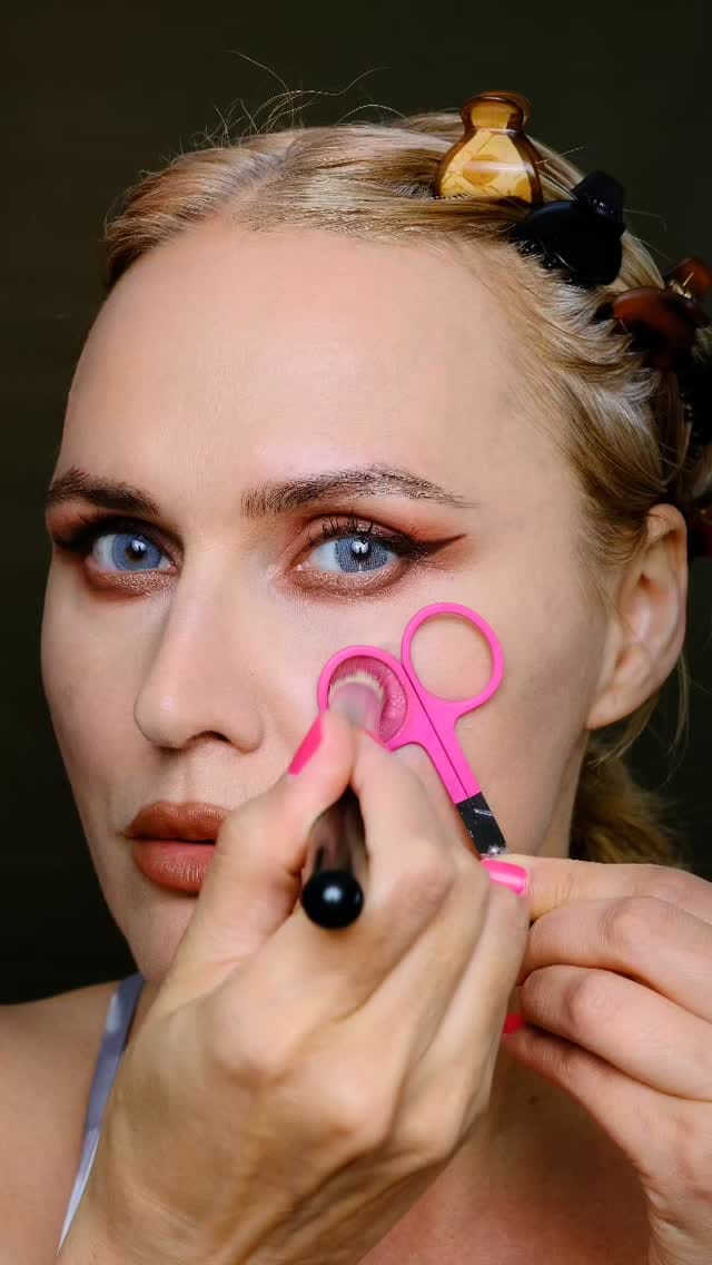 Post 8 by Sophie Dibou on Instagram (video)