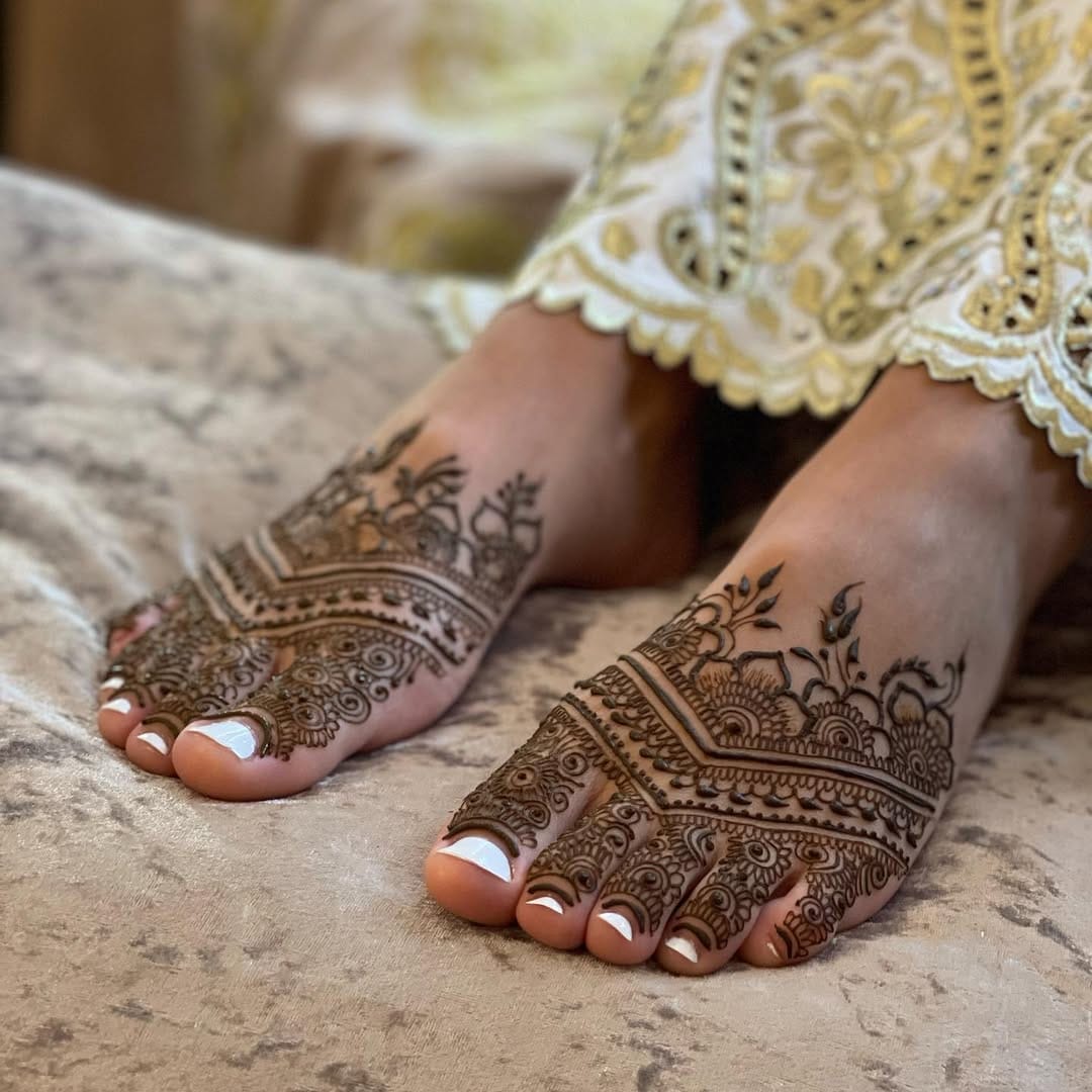 Post 6 by HennaBeautee on Instagram (image)