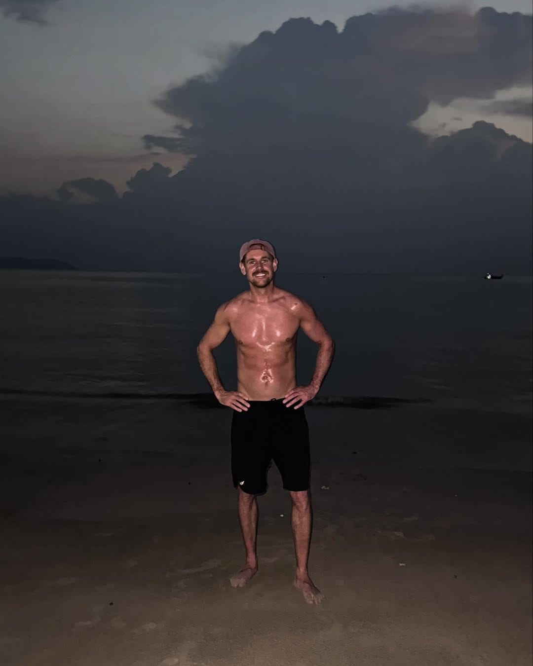 Post 6 by Ben Coleman | Mobile PT | Weight Loss Expert | Surrey/Berkshire on Instagram (carousel)