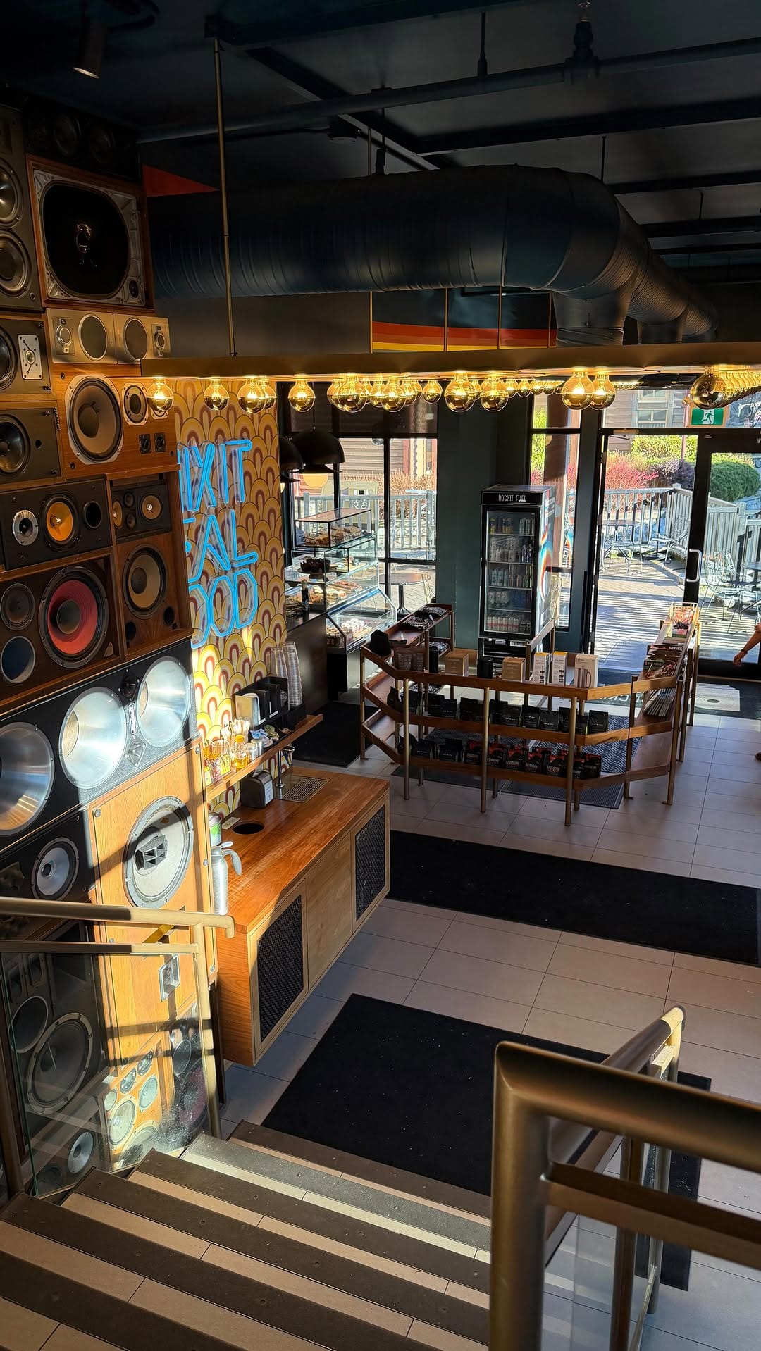 Post 8 by Pallet Coffee Roasters on Instagram (video)