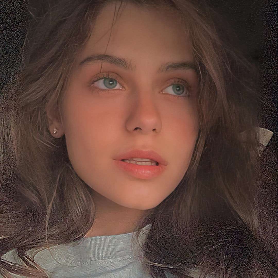 Post 2 by Lena Hayat on Instagram (carousel)