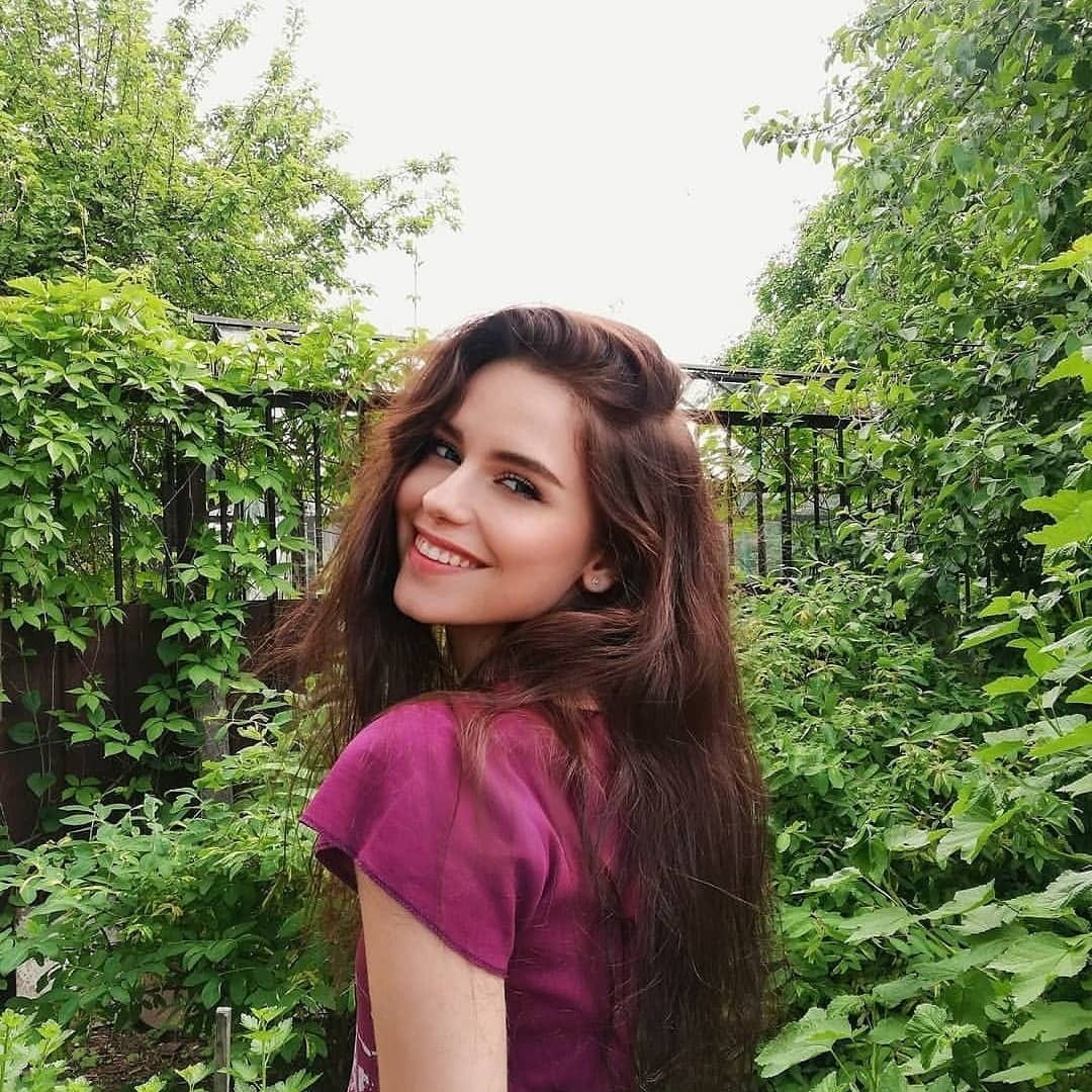 Post 9 by Lena Hayat on Instagram (carousel)