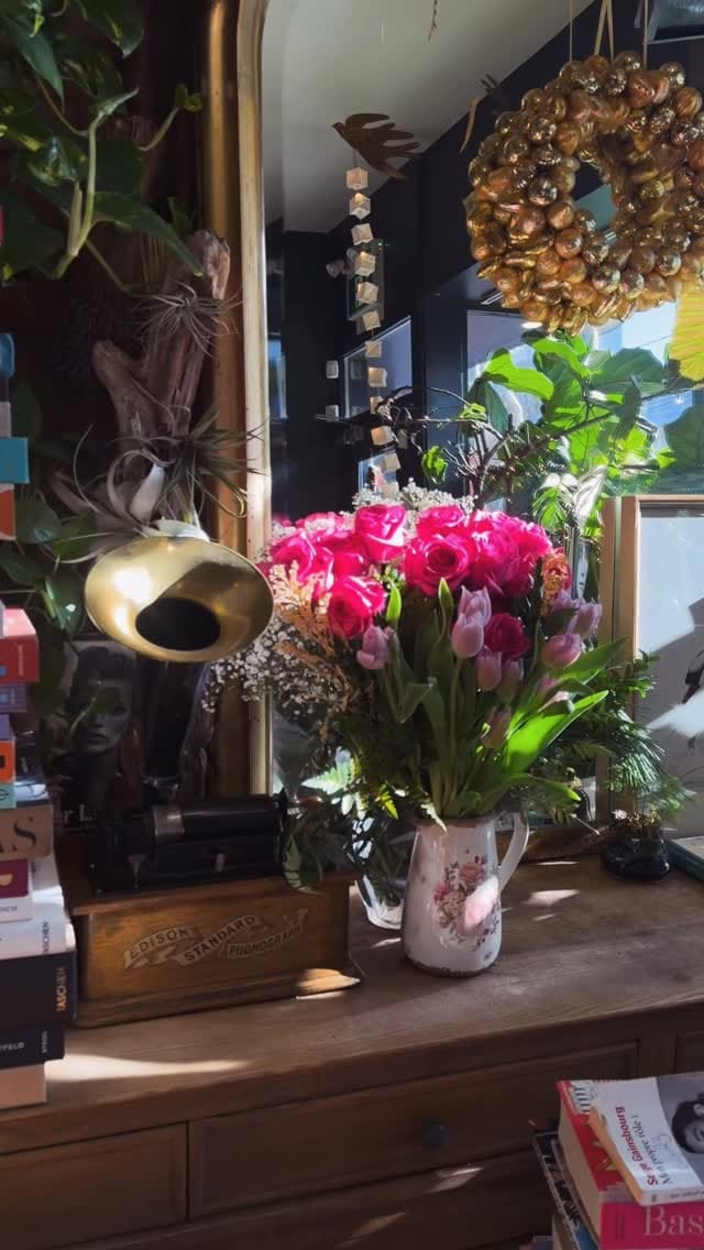 Post 4 by Cafe23 on Instagram (video)