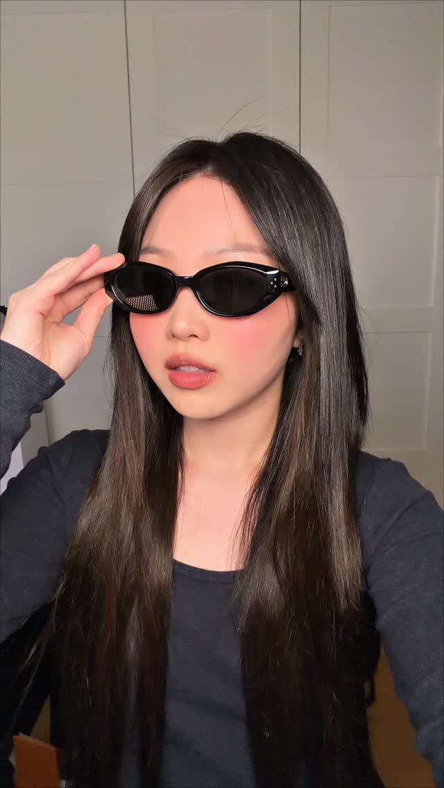 Post 4 by 𝐉𝐞𝐧𝐧𝐲 on Instagram (video)