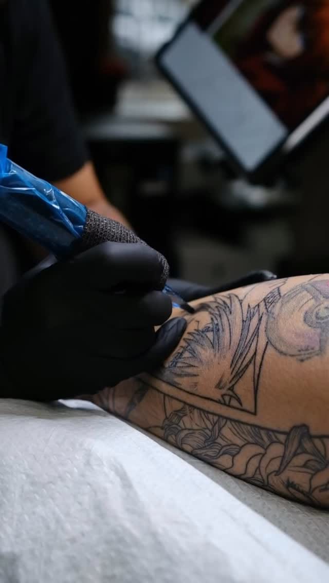 Post 4 by CHRONIC INK TATTOOS on Instagram (video)