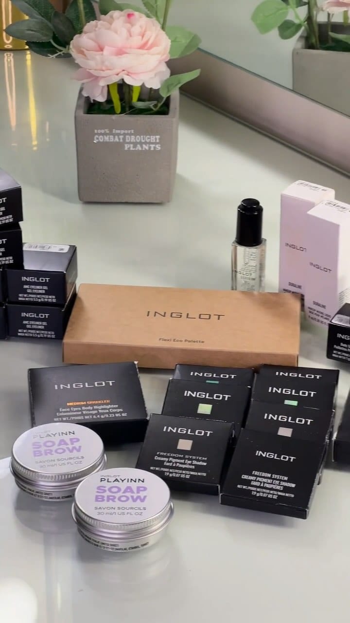 Post 7 by Bloom with Lobna on Instagram (video)