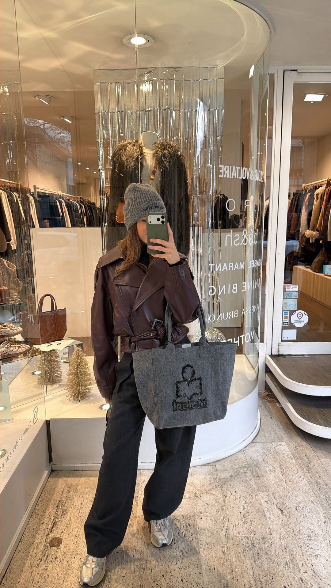Post 10 by IDOLL by Aurelie & Valentine on Instagram (video)
