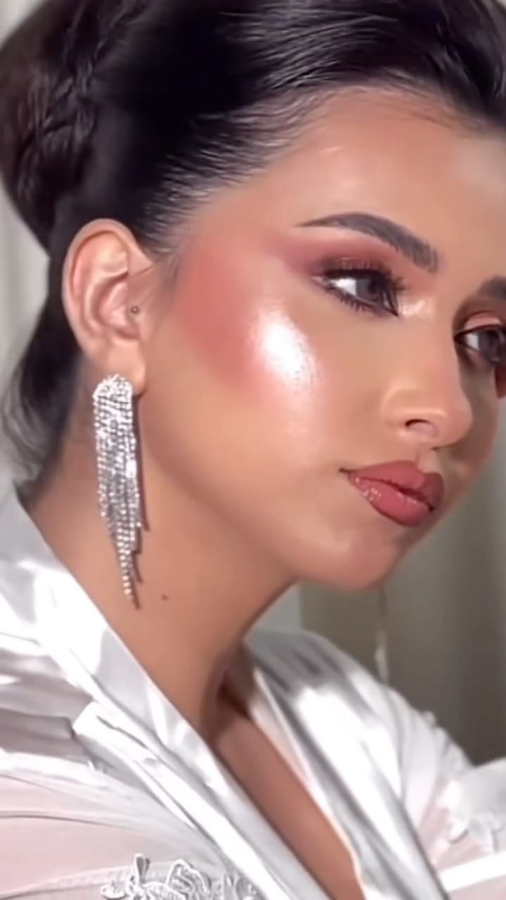 Post 8 by darine on Instagram (video)