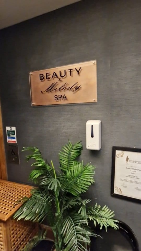 Post 9 by SPA 📍London | Liverpool Street | Piccadilly - Shaftesbury Avenue on Instagram (video)