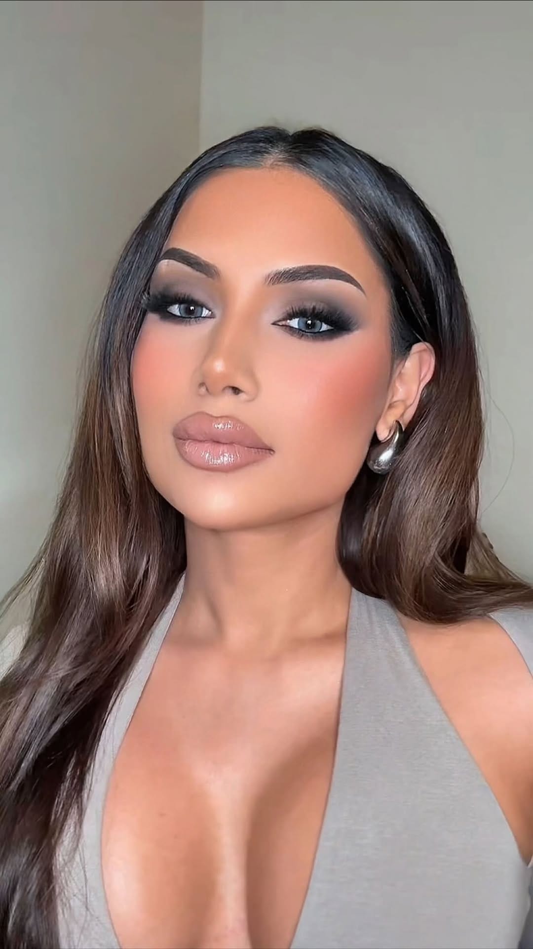 Post 6 by ALINA on Instagram (video)