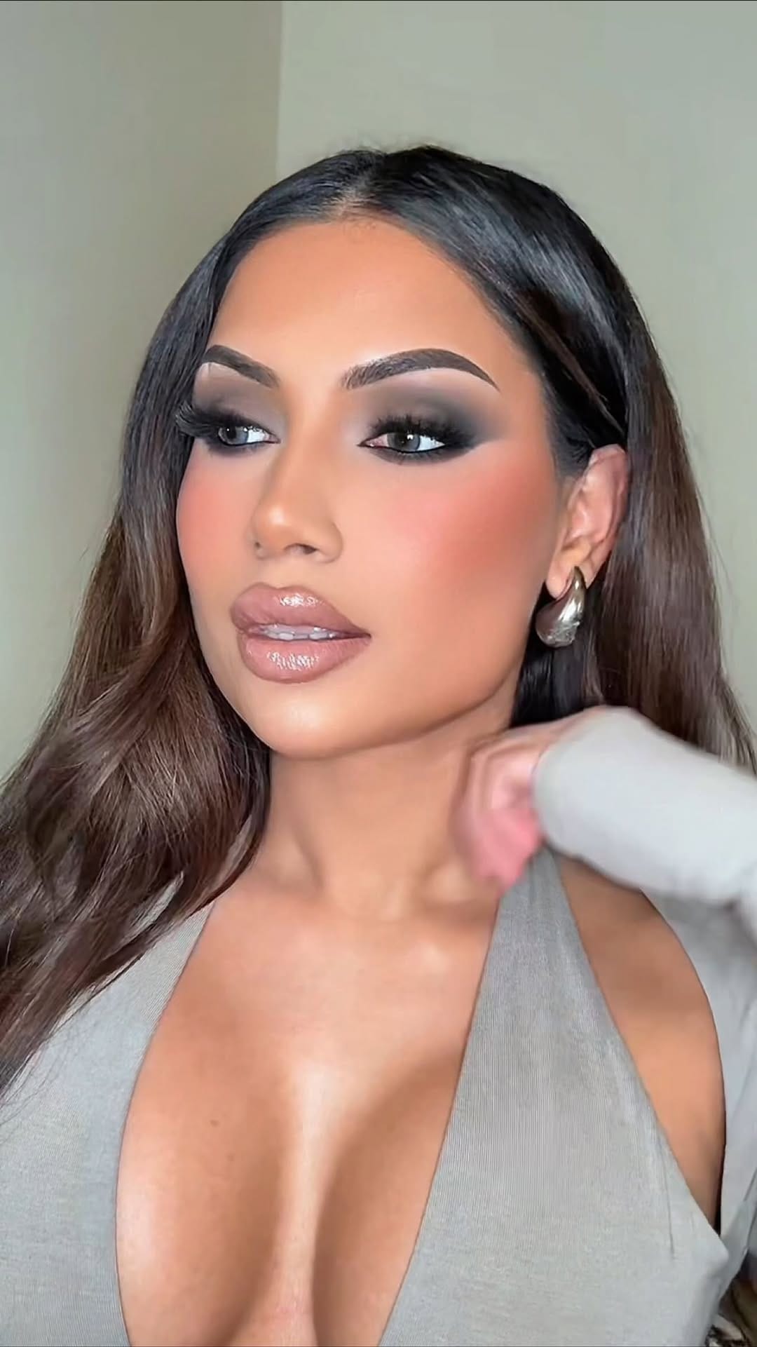 Post 5 by ALINA on Instagram (video)