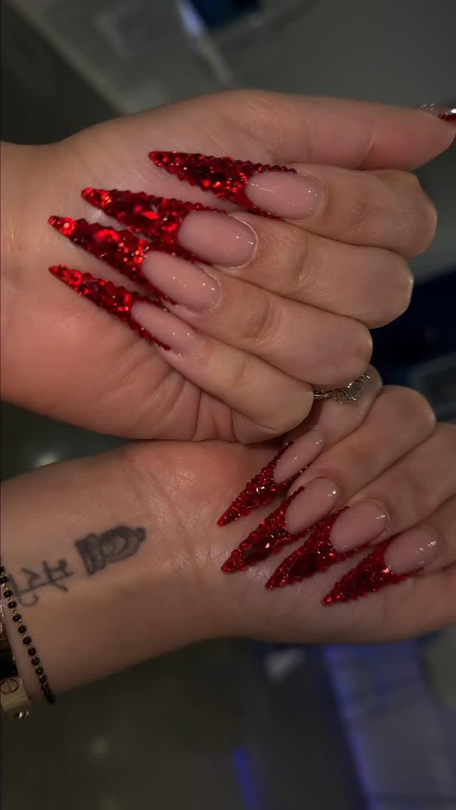 Post 9 by VANCOUVER NAILS 💎 CLASSY CLAWS ™ on Instagram (video)