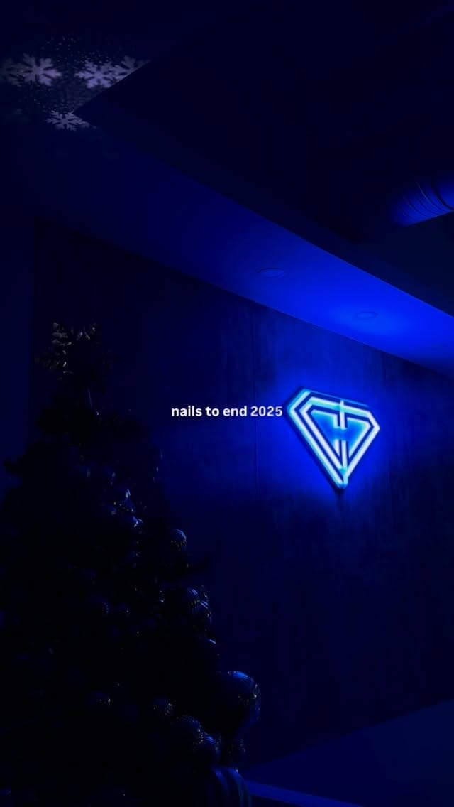 Post 2 by VANCOUVER NAILS 💎 CLASSY CLAWS ™ on Instagram (video)